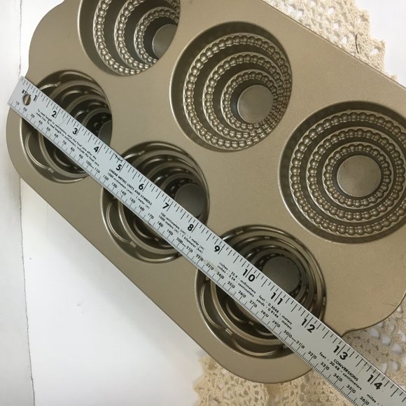 NORDIC WARE Tiered Cakelet Pan-6 Cup EUC - Picture 10 of 11